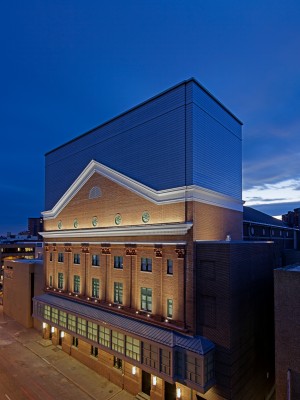pictures of the lyric opera house in baltimore