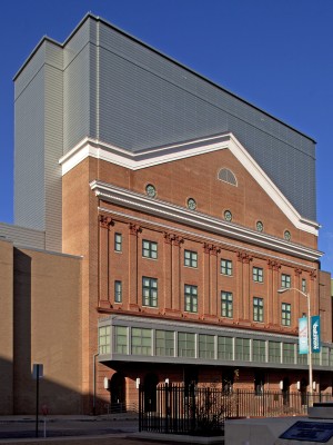 hotels near the lyric opera house in baltimore